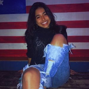 Meet your Posher, Yariana